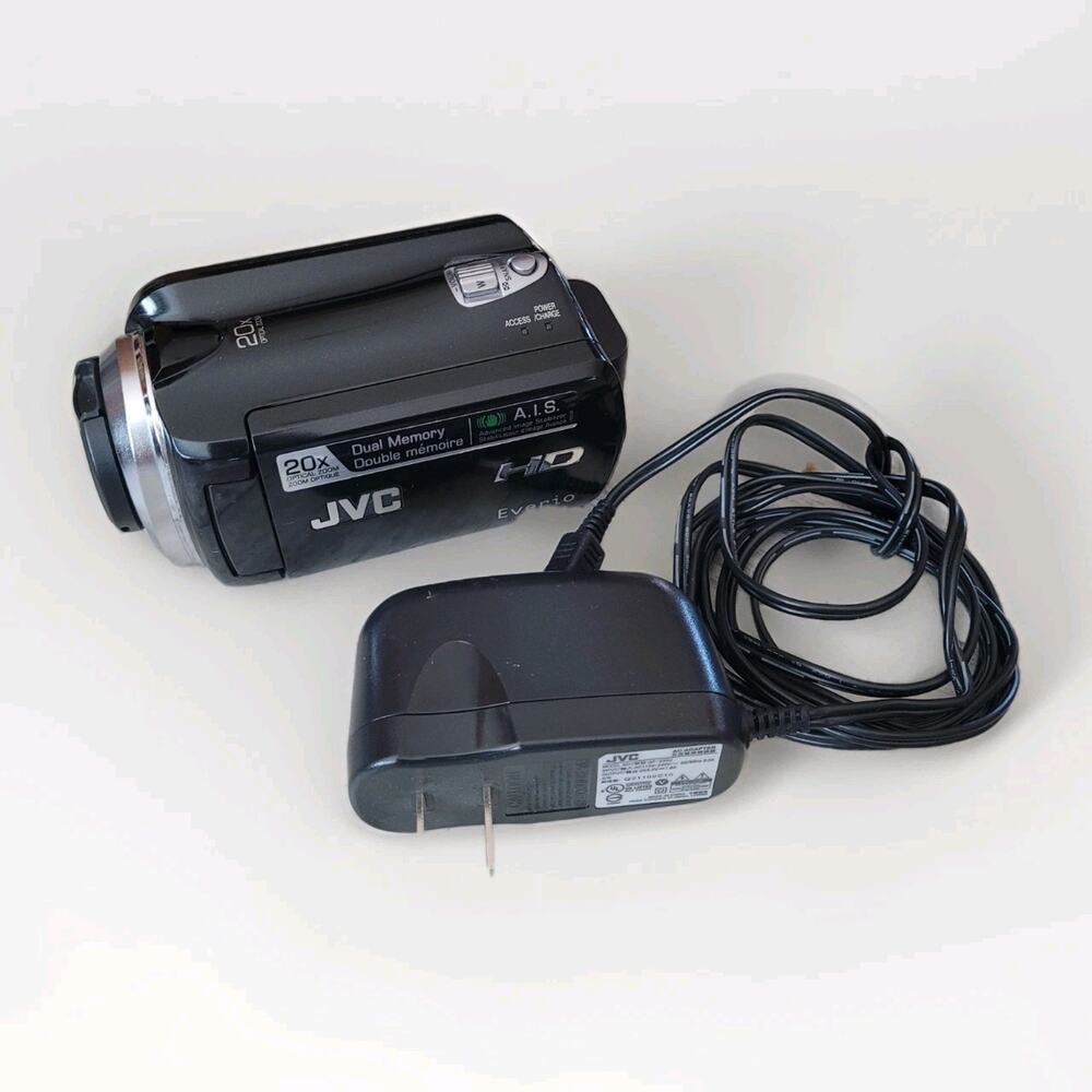 JVC Everio GZ-HD500BU HD Camcorder 80GB HDD Bundle w Original Charger & AV Works